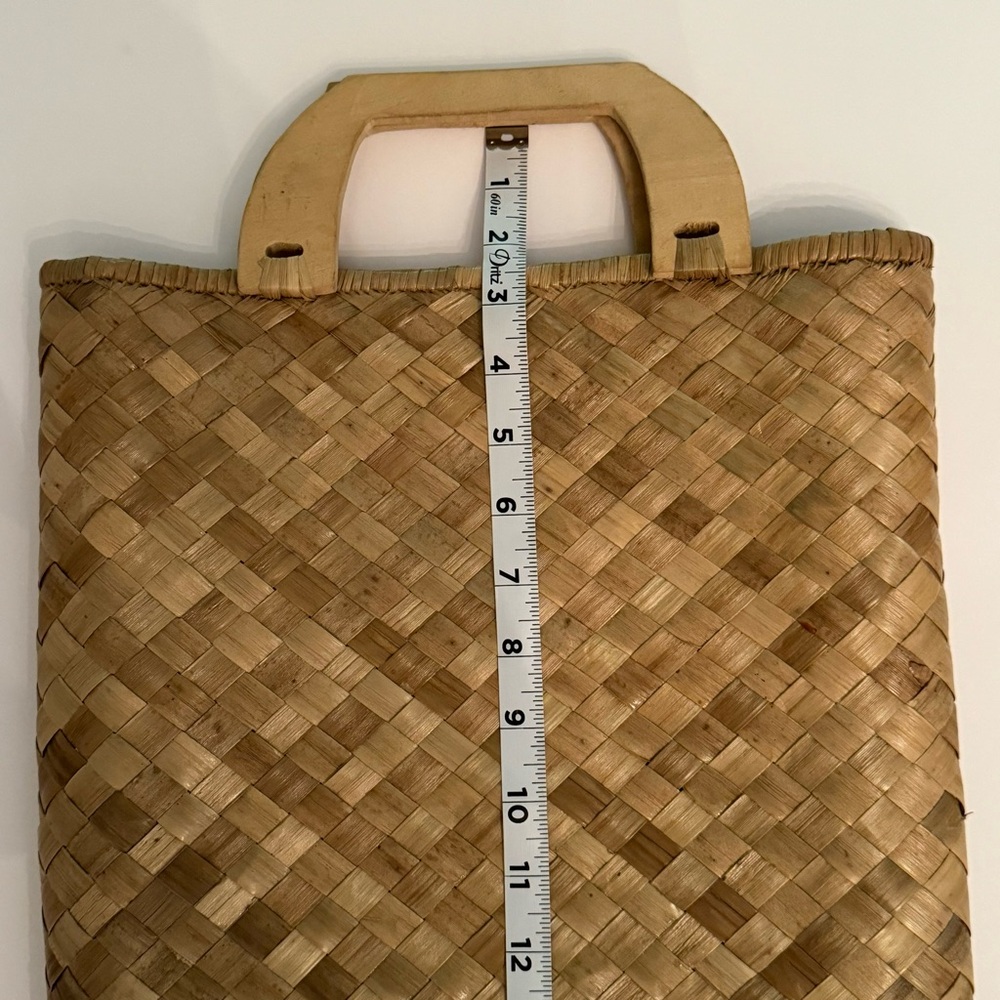 Handwoven Rectangular Deep Tropical Purse Bag with Wooden Handles 15”x13” - Picture 8 of 13